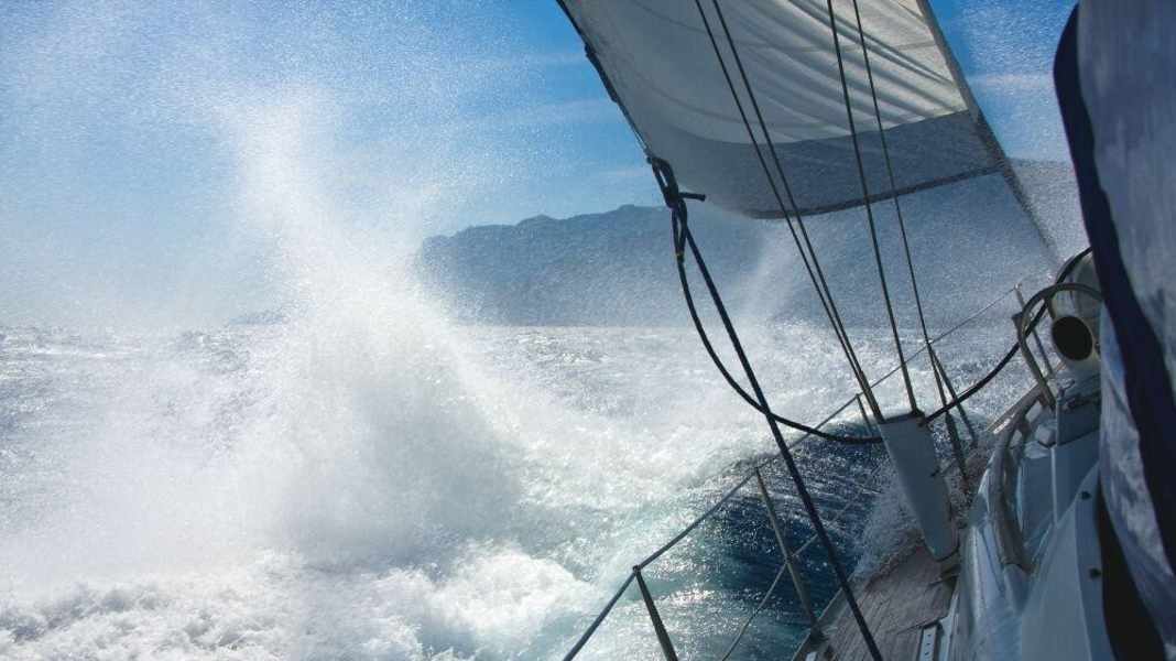 Maritime emergencies: Greeks threaten penalties for sea rescues