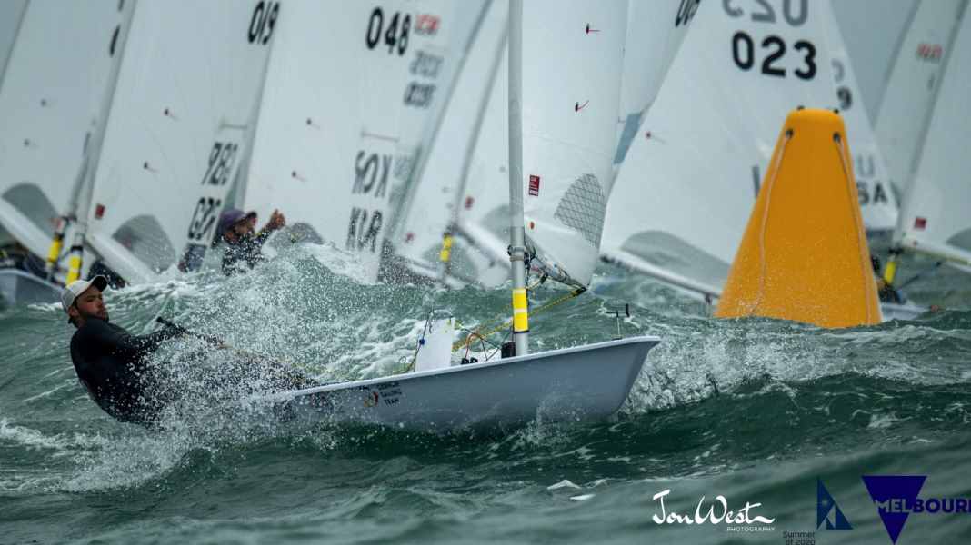 Vela olimpica: Buhl rompe l'incantesimo: campione del mondo nel Laser!