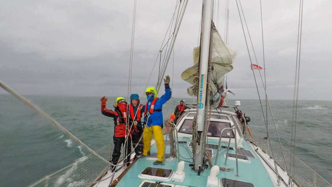 Blue water: Cruise to the North Pole: Long-distance family sails around Spitsbergen