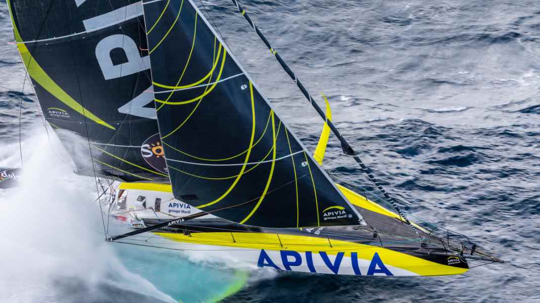Sport : Vendée Globe : "Apivia" avec une avarie de foil