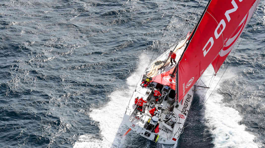 Volvo Ocean Race : Attaque au large d'Alicante : des scènes de chasse spectaculaires pour le coup d'envoi