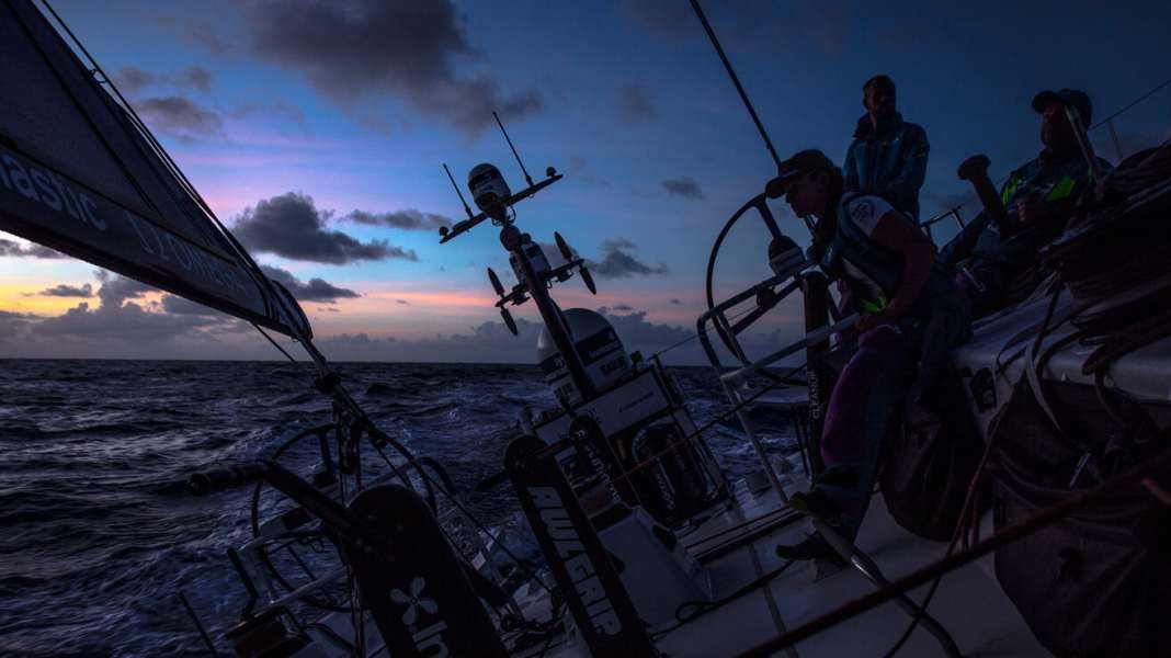 Volvo Ocean Race: AkzoNobel si allontana?