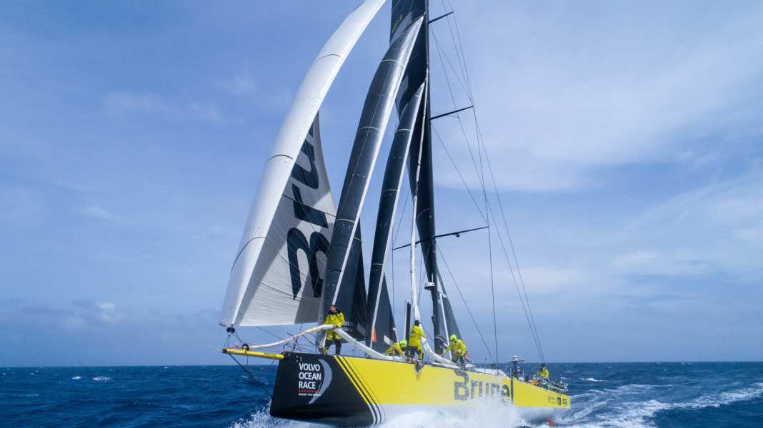 Volvo Ocean Race : Les 180 derniers milles sont en cours : "Stress maximal à bord".
