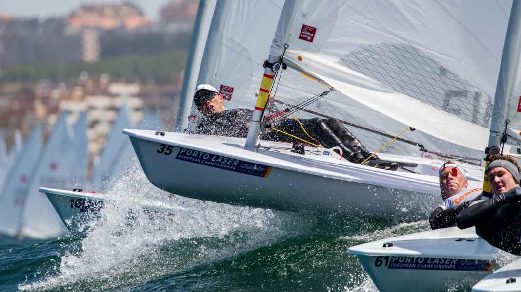 Olympic sailing: "Whoever bites the most wins!"
