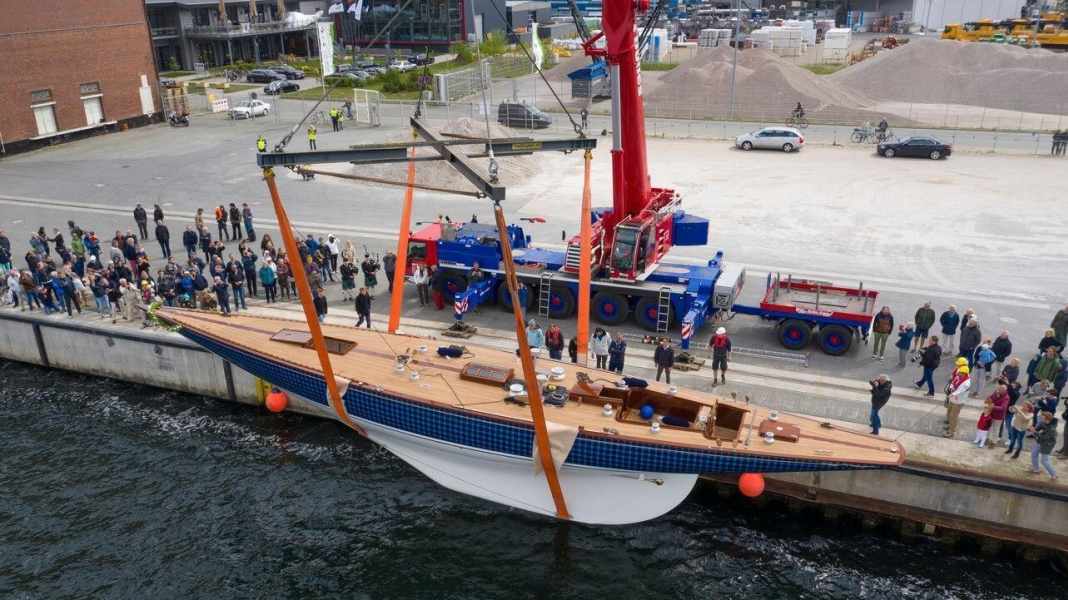 Restauration : La deuxième mise à l'eau du douzième "Jenetta
