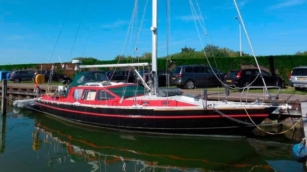 Accident: Steel yacht abandoned after taking on water in the Atlantic