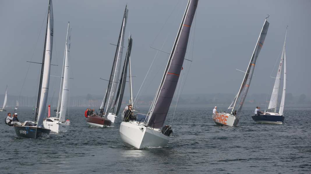 Un daysailer sportivo: La barca perfetta per il weekend