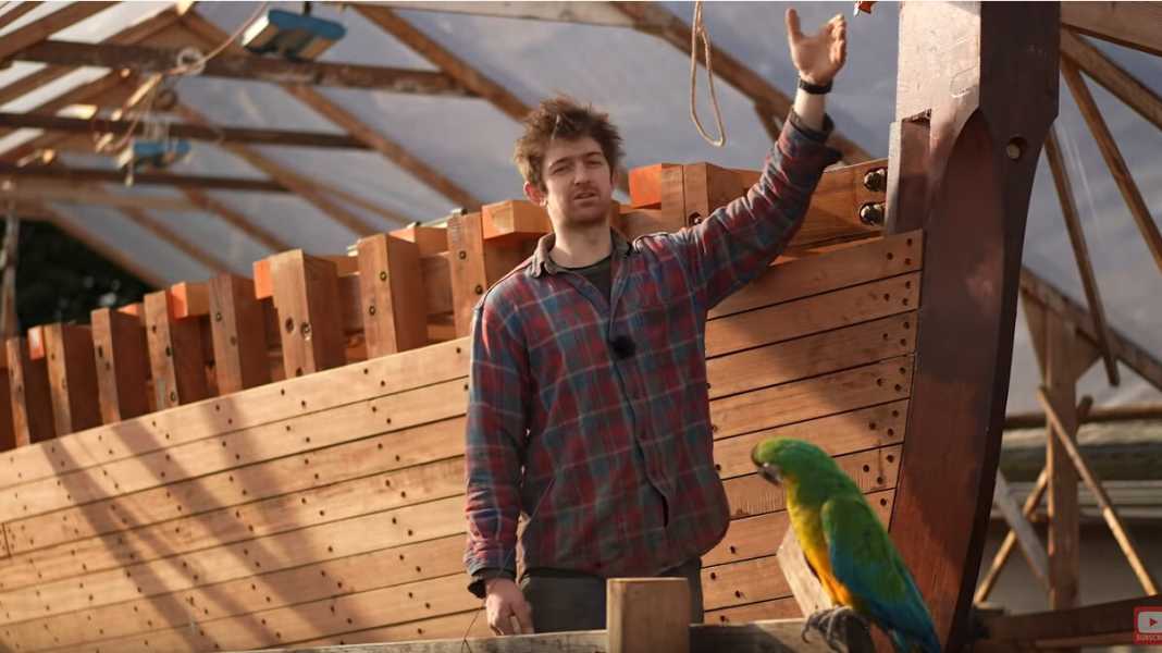 Classic: trouble with the neighbours - does "Tally Ho" have to move?