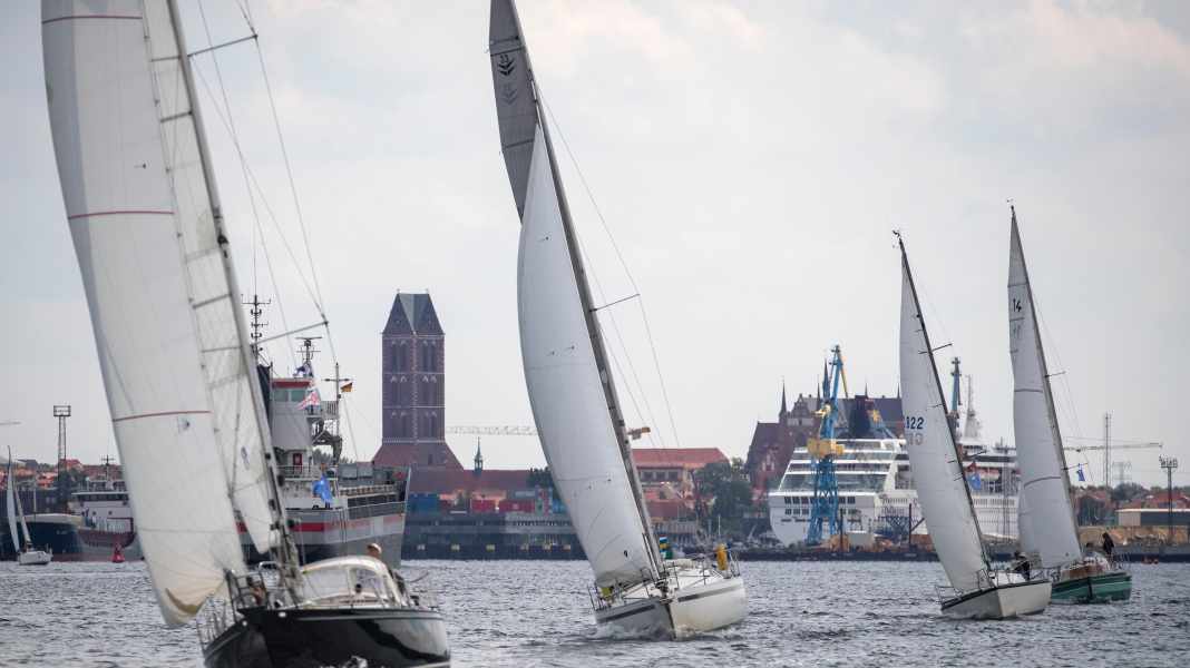 Longue distance en mer Baltique : Midsummersail démarre avec une flotte record
