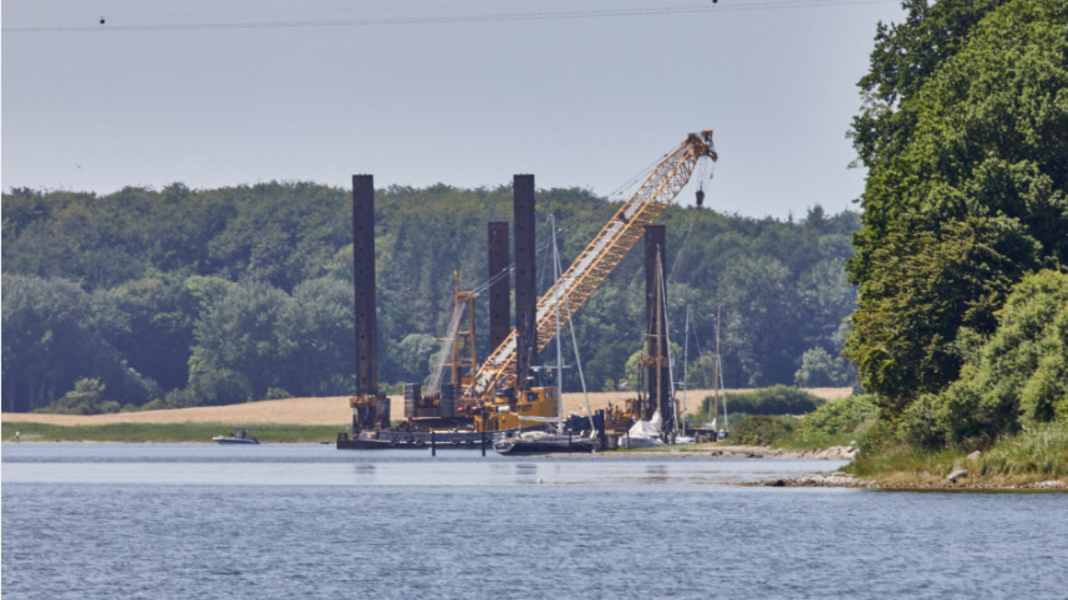 Accident devant Kappeln : une grue arrache une ligne à haute tension - la Schlei est fermée