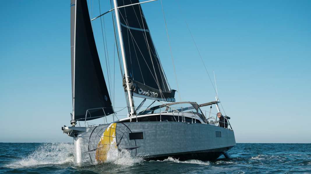 Boote aktuell: Strong piece: the new Ovni 370 in the YACHT test