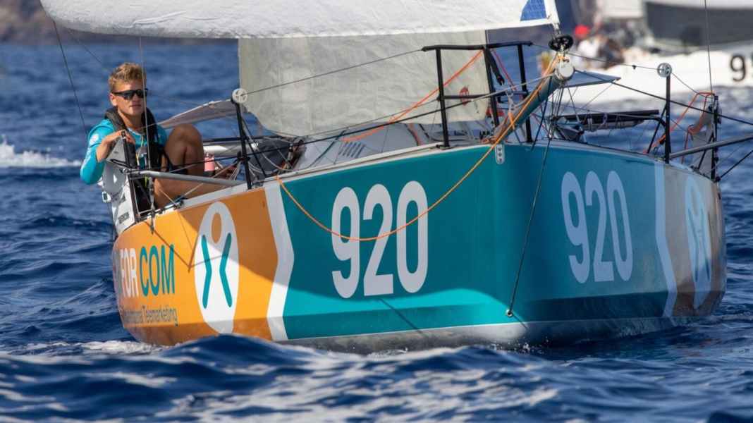 The second stage of the Mini-Transat EuroChef is underway: Burke and Fink in the leading group, Kargl invests heavily