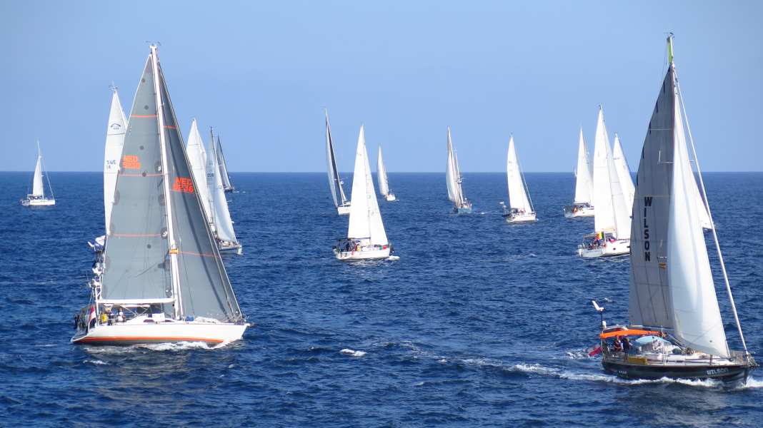 Blue water: ARC start: 141 yachts on course for the Caribbean