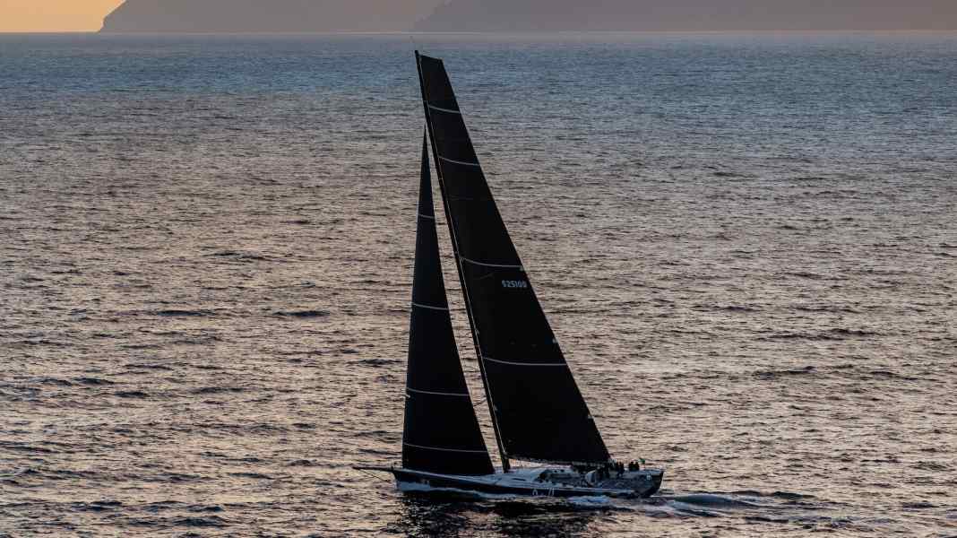 Top three battle in the Rolex Sydney Hobart Race decided: "Black Jack": played well and won the race