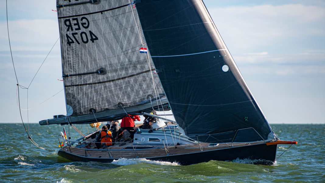 The special boat: where low performance meets low comfort