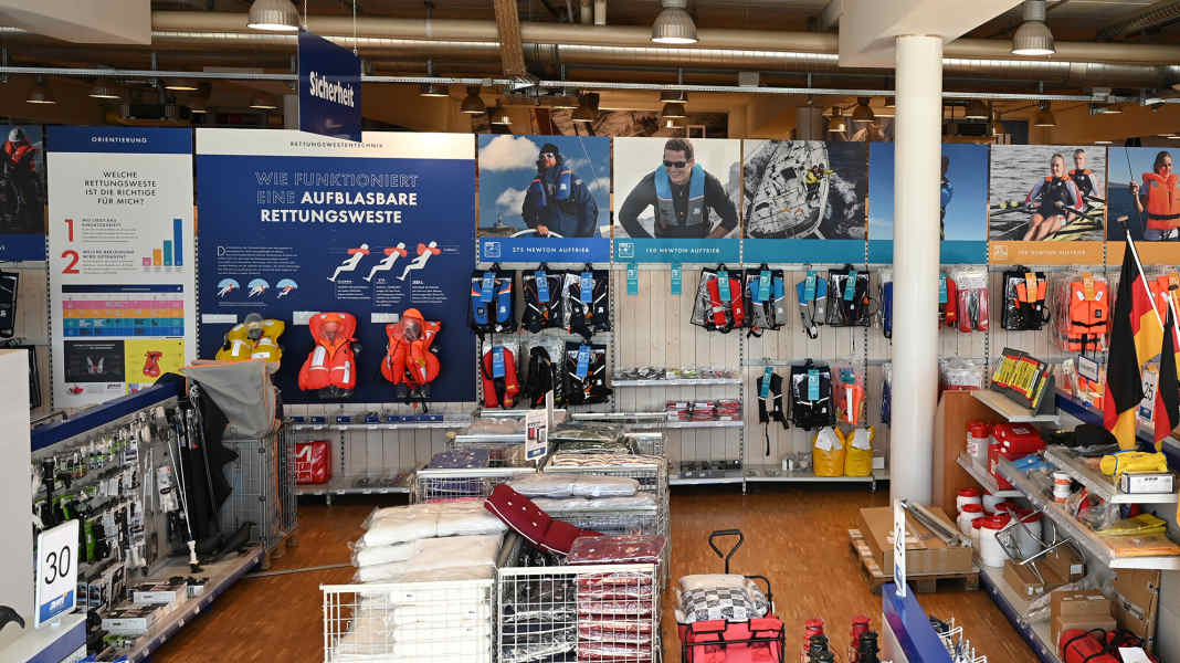 Hamburg Boat Show by awn: Equipment exhibition at Niemeyer in Hamburg