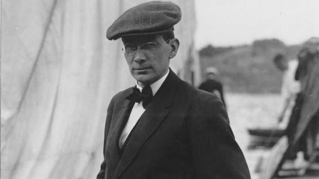 Designer: Gustaf Estlander