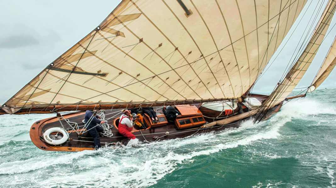 Portrait d'un yacht : le cotre à gaffes "Hardy