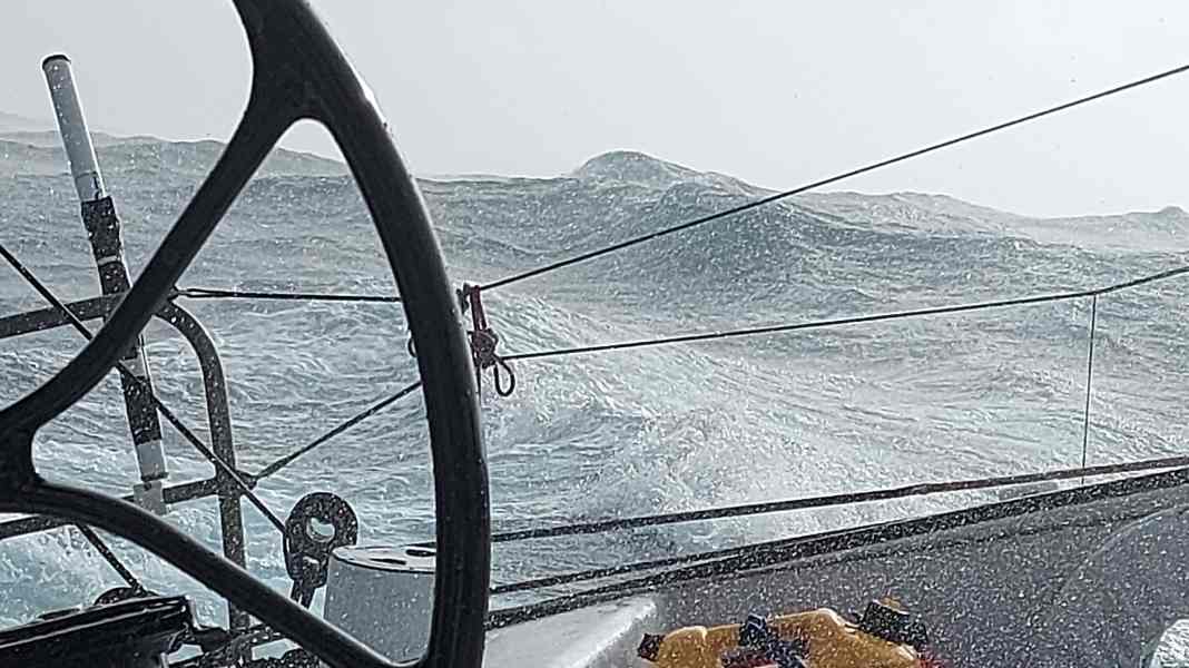 Neuer Rekord für eine alte Imoca mit Berliner Co-Skipper: Auf "Rosalba" in zwölf Tagen von Bermuda nach Plymouth