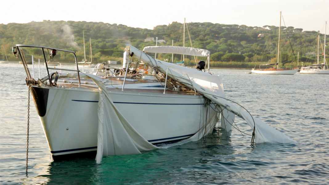Assicurazione yacht: rottura dell'albero e co: come si assicurano i danni conseguenti?