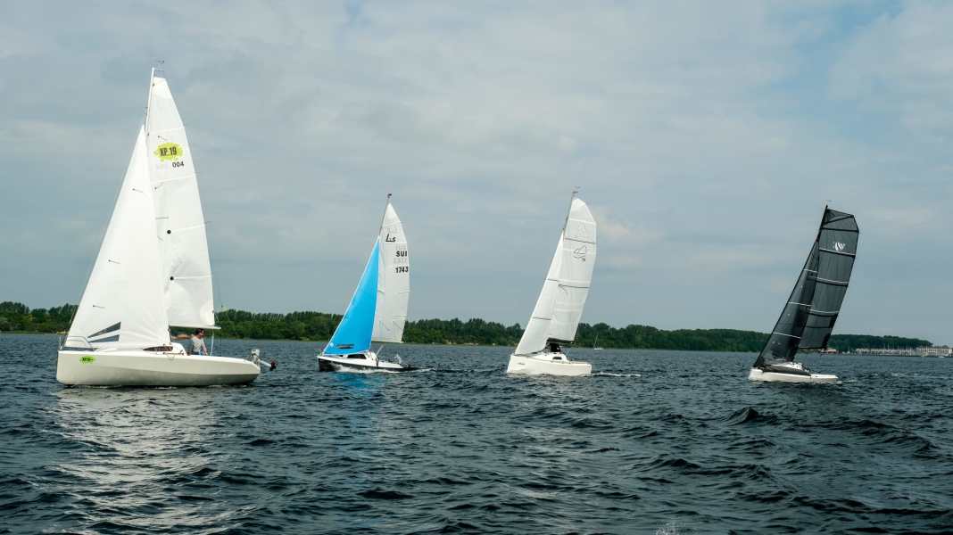 Comparative test of 19-foot touring dinghies: Four trailer boats tested off Boltenhagen