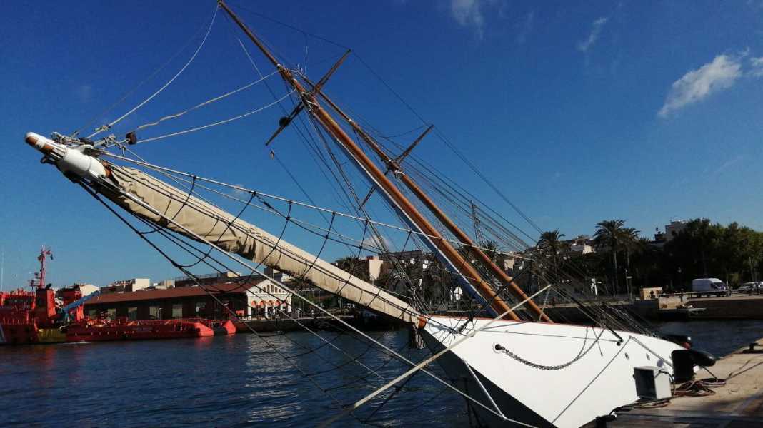 La goélette "Eleonora" : éperonnée sur son lieu d'amarrage et coulée