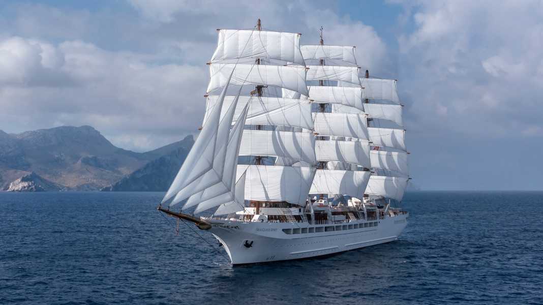 Grand accueil à Hambourg : voile superlative "Sea Cloud Spirit