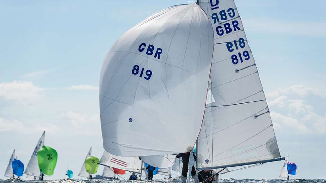 Championnat du monde de cerf-volant à Kühlungsborn : Klaus Diederichs pilote son cerf-volant "Fever" vers la victoire du championnat du monde