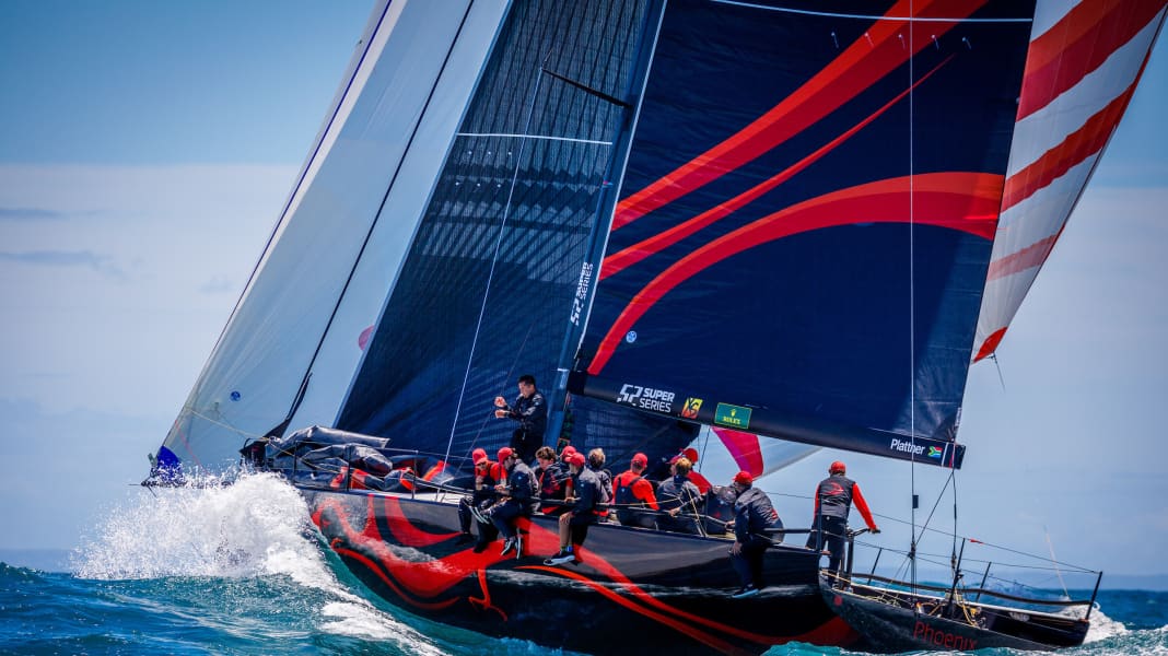 TP52 World Championship: "Platoon" and "Phoenix" challenge Quantum Racing: World champion parade at the TP52 summit off Cascais
