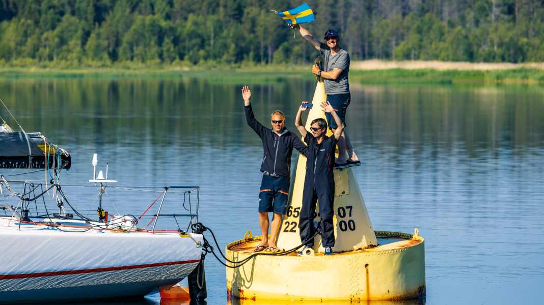 7th MidsummerSail: "Red" with new record: First in Töre: "The great thing is, you sail towards the light"