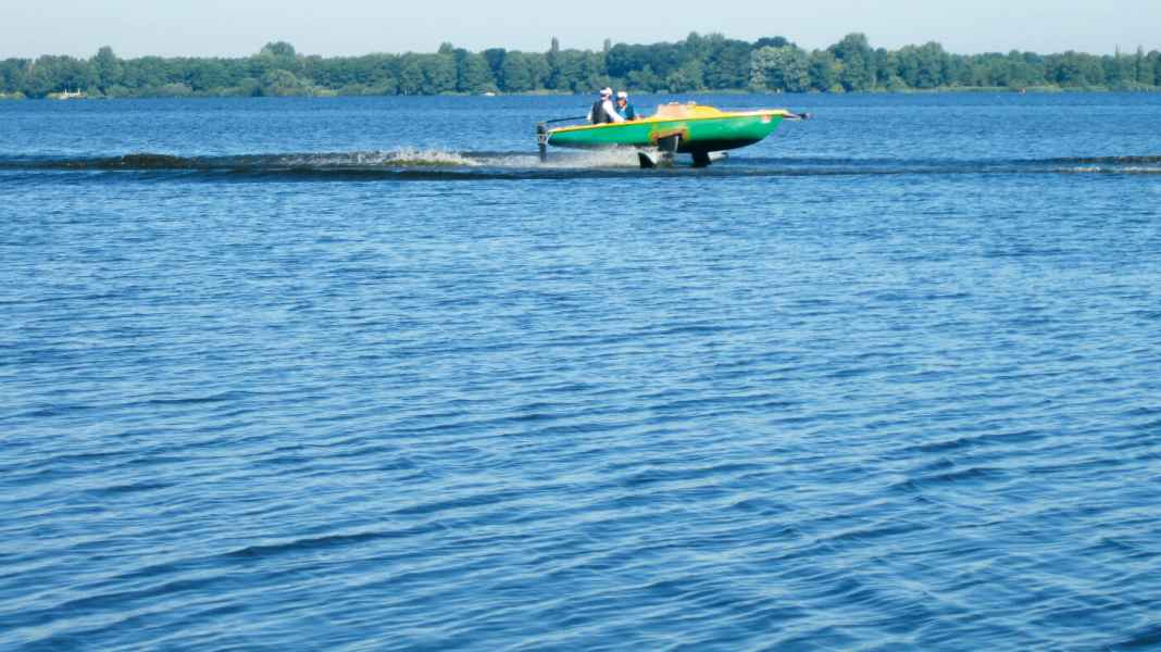 The Regnoc campaign: first towing attempts successful: the foiling conger takes off for the first time!