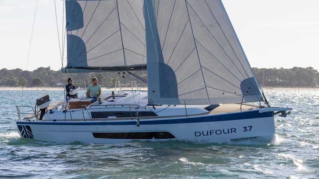 Boote aktuell: Attraktive Größe und stark wandelbar: die neue Dufour 37
