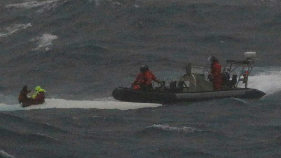 Havarie: Erster Rumpf der neuen Farr X2 verliert Kiel und kentert