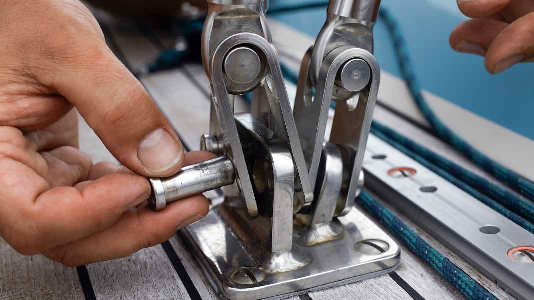 Maintenance intervals: How often the drive, rigging, technology and equipment need to be checked