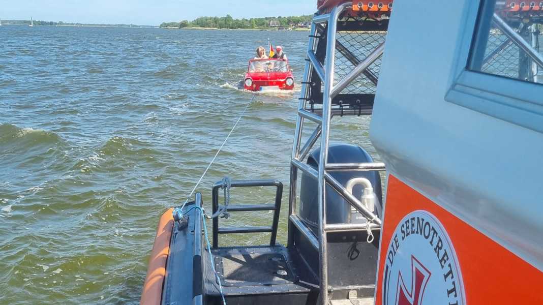 Pfingstwochenende: Skurrile Einsätze für Seenotretter