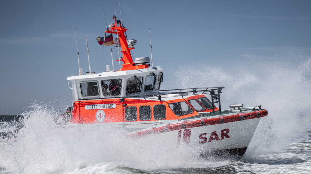 Urgence médicale à bord : opération de sauvetage dramatique dans la mer des Wadden