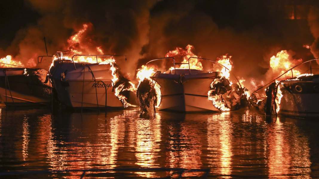 Kroatien: Großbrand zerstört 22 Yachten im Hafen von Medulin