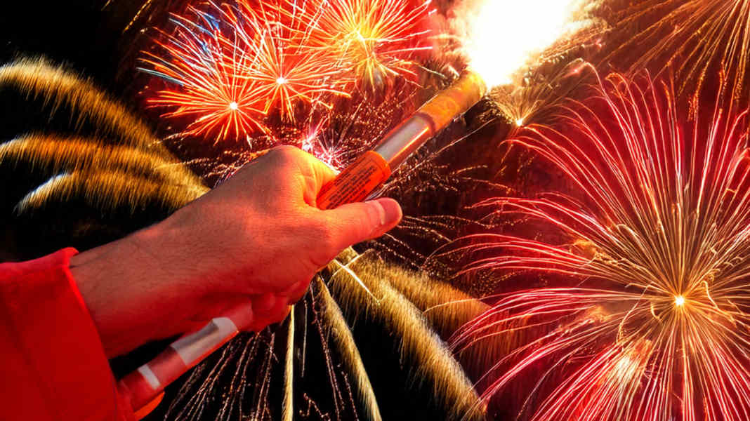 Seenotsignalmittel: Silvesterfeuerwerk mit abgelaufener Pyrotechnik?