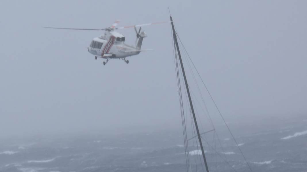 Accident: 70-year-old solo sailor rescued from hurricane