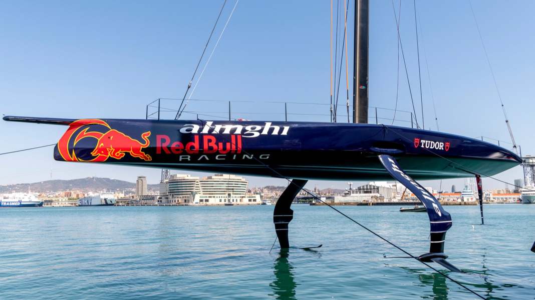 Alinghi Red Bull Racing en route pour l'America's Cup : à Barcelone avec "BoatZero" dans la course contre la montre