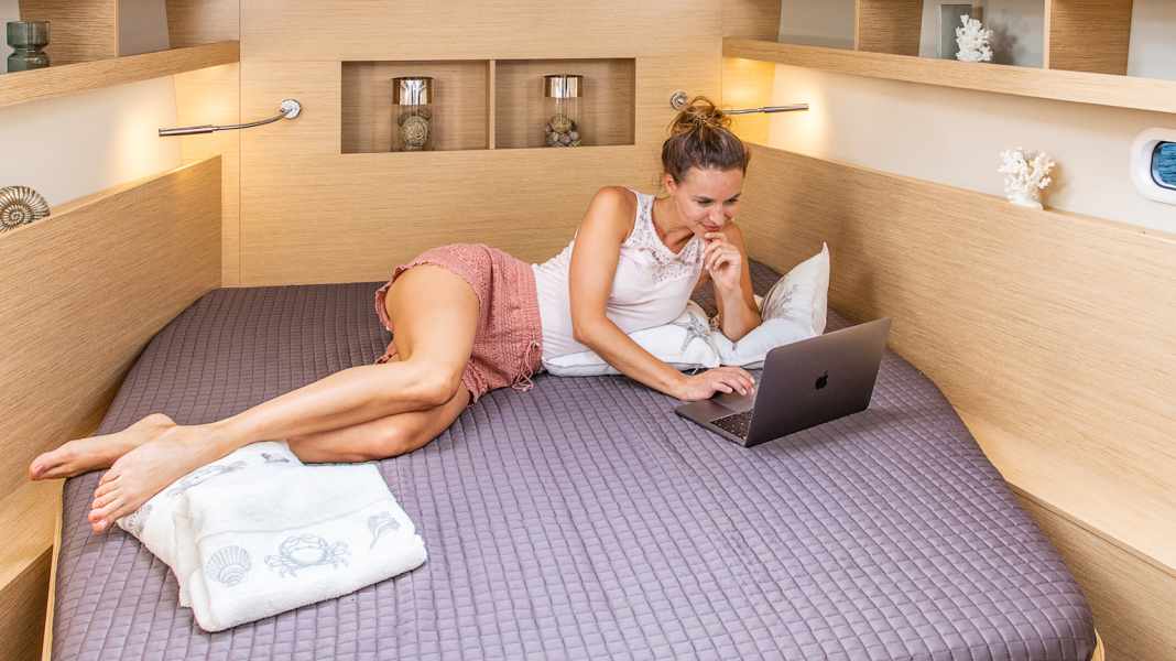 Cooling for the bunk and cabin: how to retrofit an air conditioning system on a sailing yacht