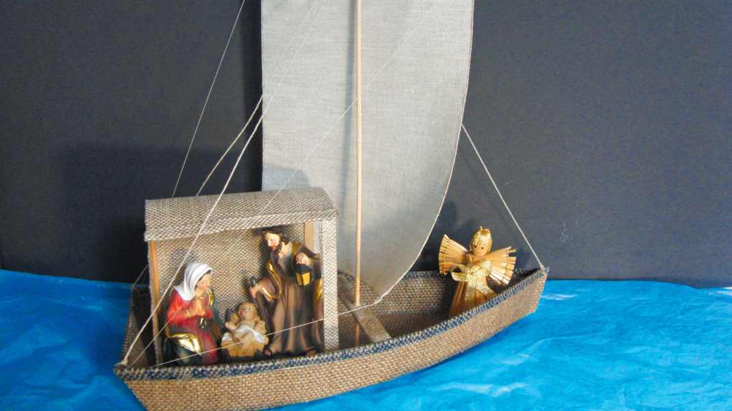 Baby on board: The cot boats by Bernd Tilgner