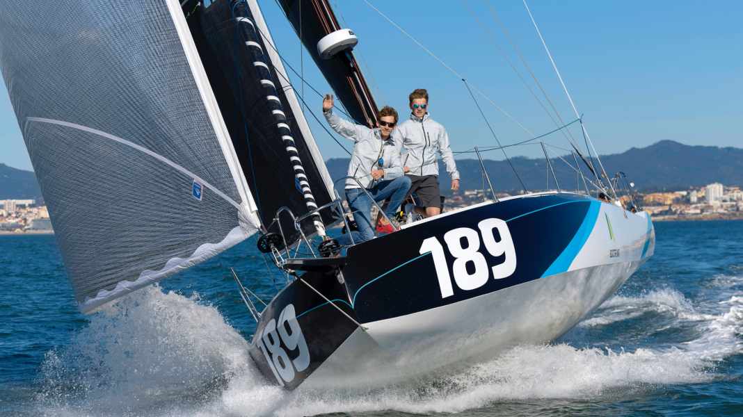 Normandy Channel Race : le duo de Class 40 se bat pour rester dans la course