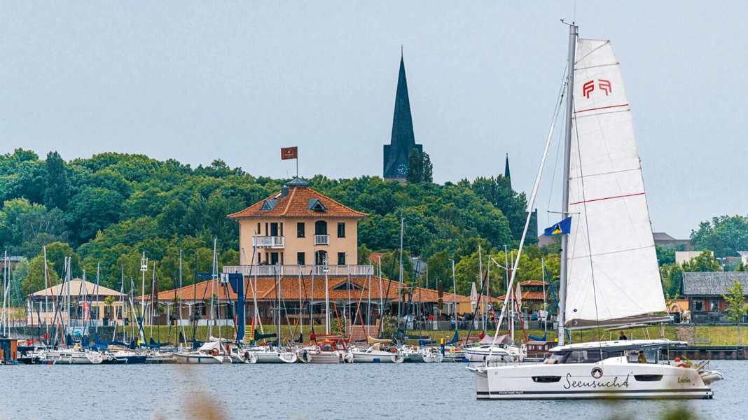 Interview: Why a deep-sea catamaran sails on a quarry pond