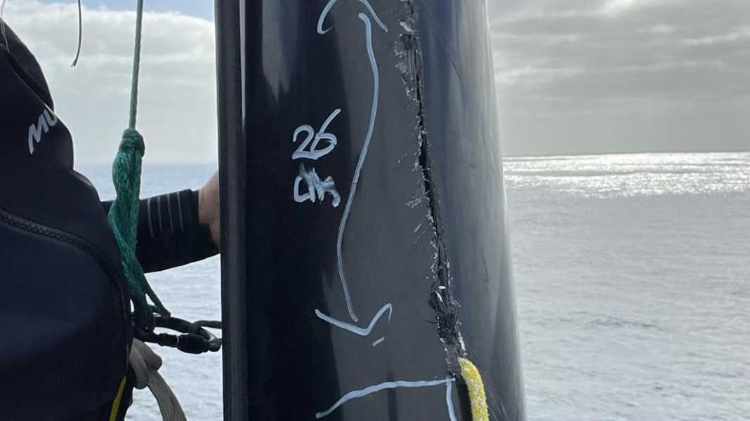The Ocean Race: Crack in the mast - Team Malizia plans repair at sea