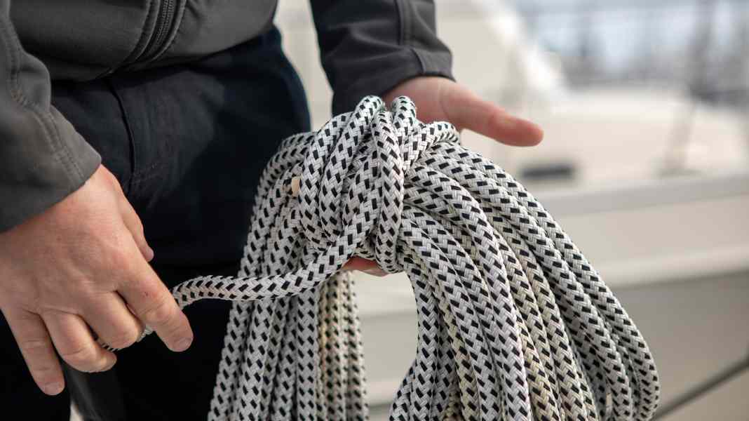 Seamanship: securing and stowing ropes correctly