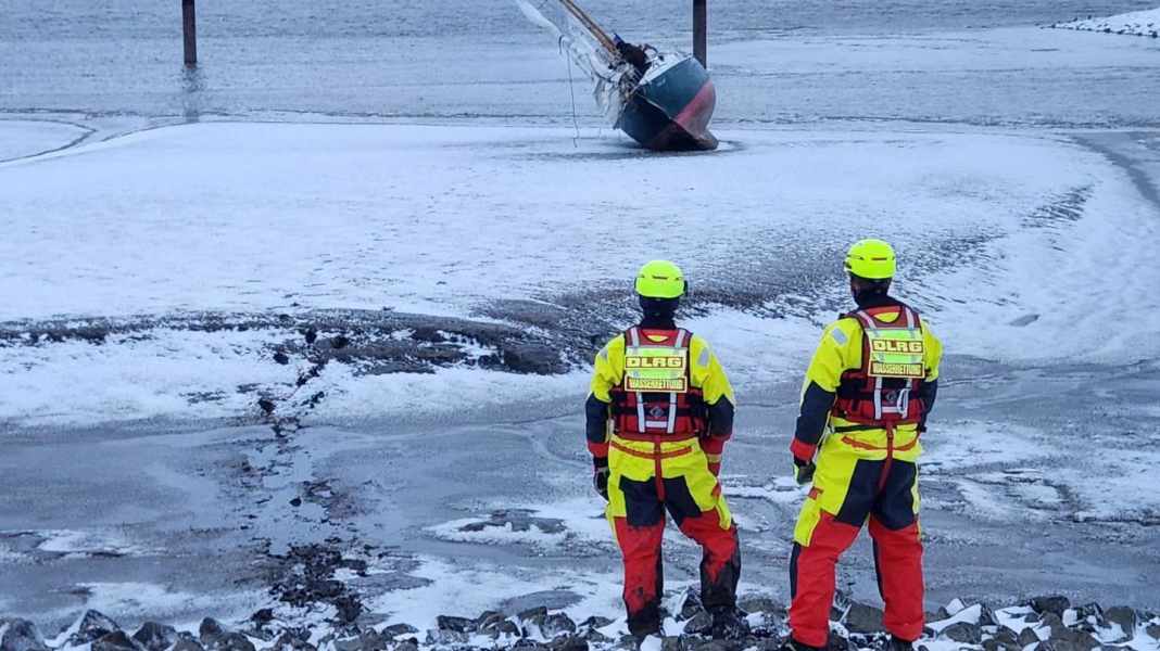 In difficoltà: marinaio bloccato nel fango gelido dell'Elba durante la tempesta "Elli"