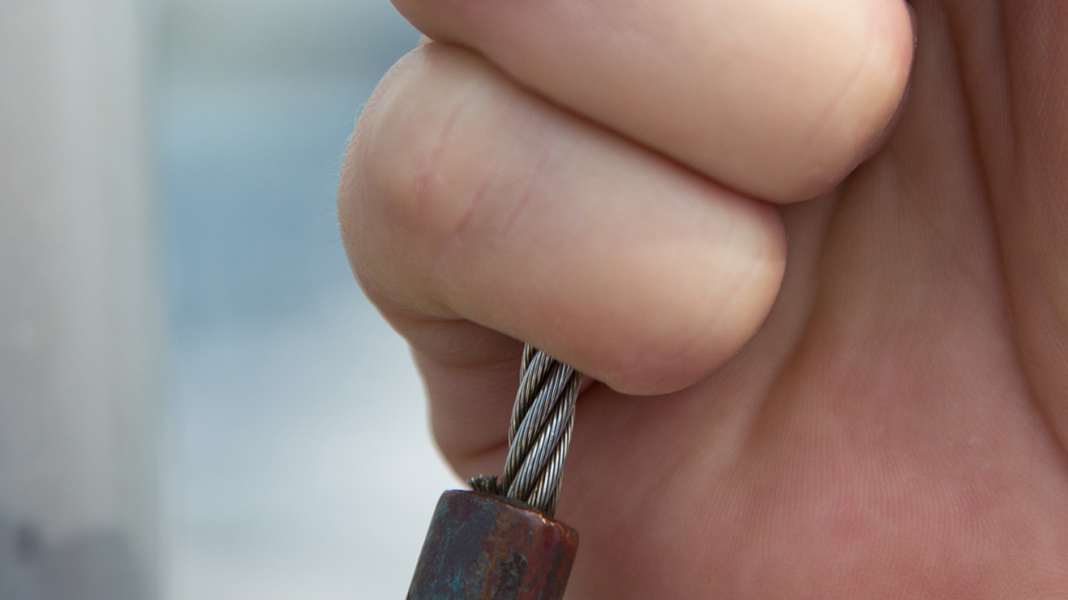 Incidente in mare: lo spinnaker strappa il mignolo a uno svizzero in alto mare