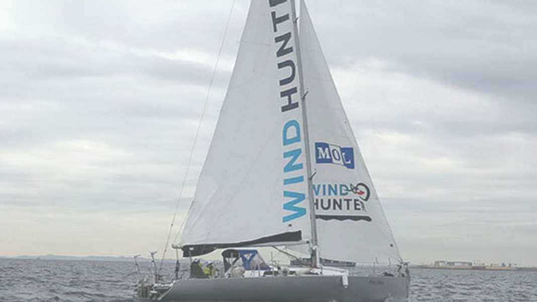 Green electricity: sailing yacht produces hydrogen