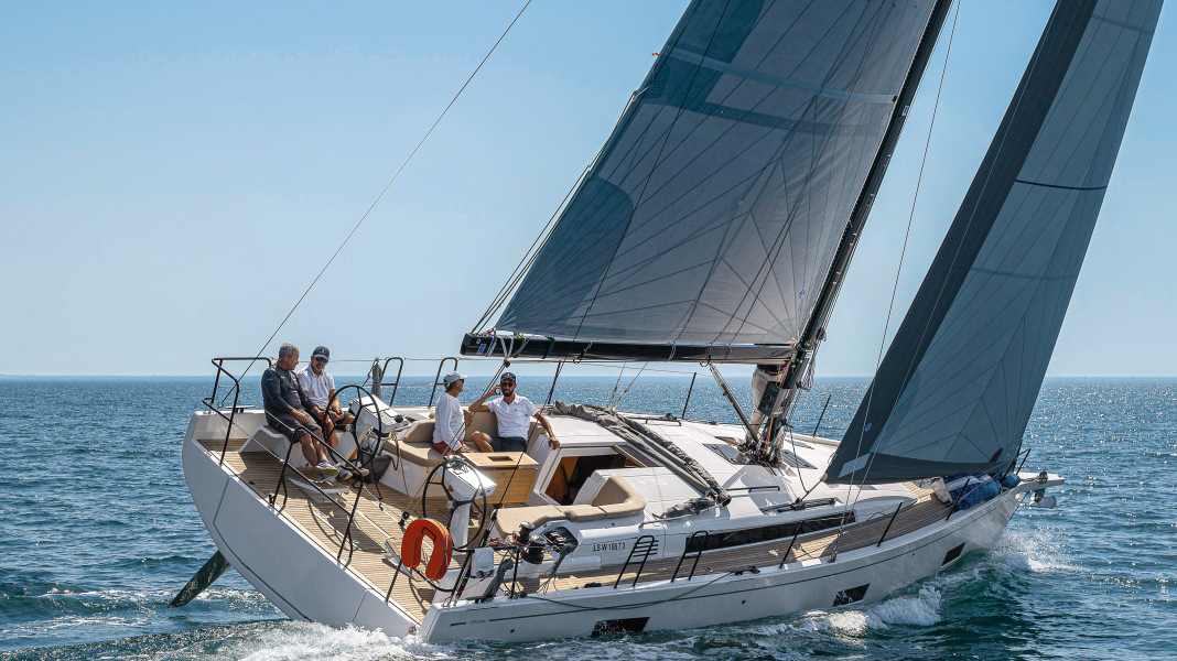 Test esclusivo: Beneteau First 44 - Una barca con un ampio fascino